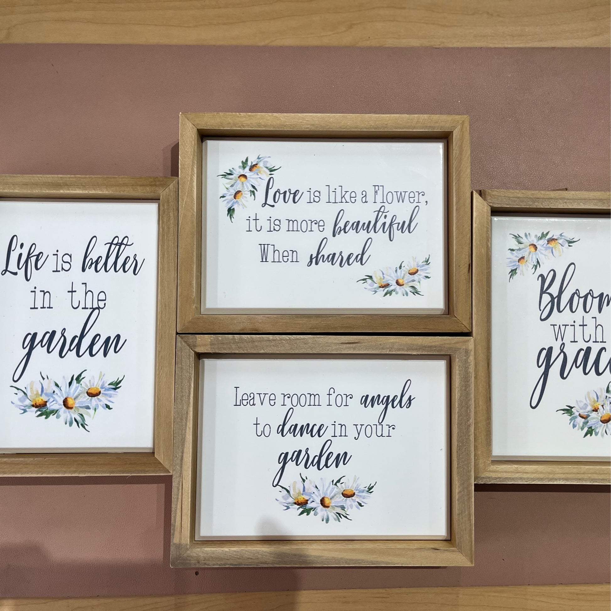 Wood Frame Table Signs With Daisies