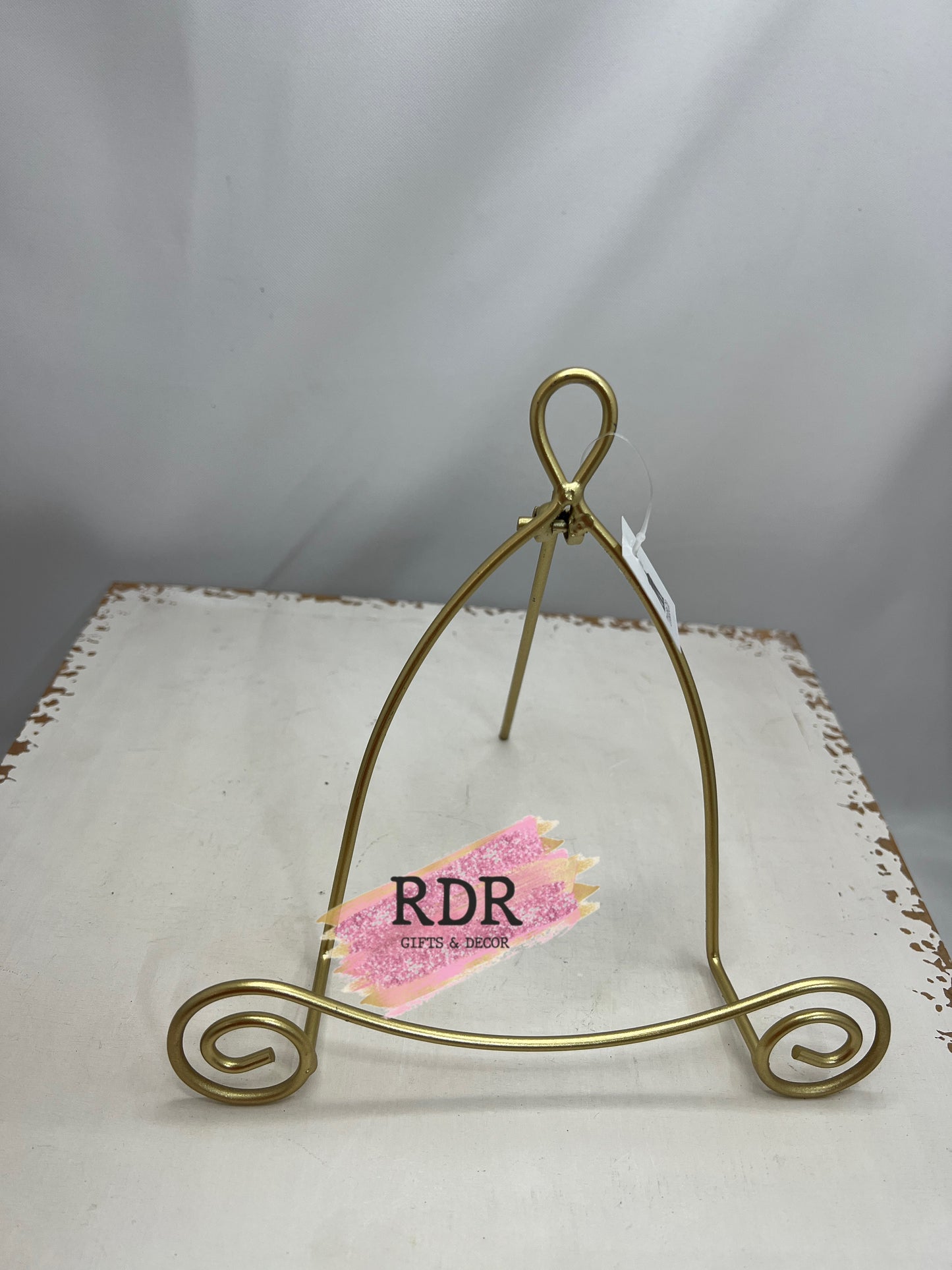 Metal Easel With Scroll Detail