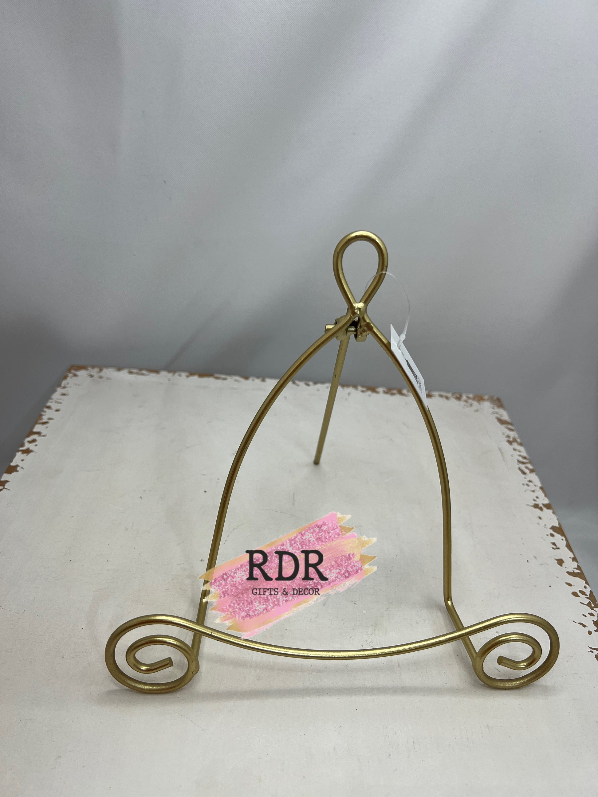 Metal Easel With Scroll Detail
