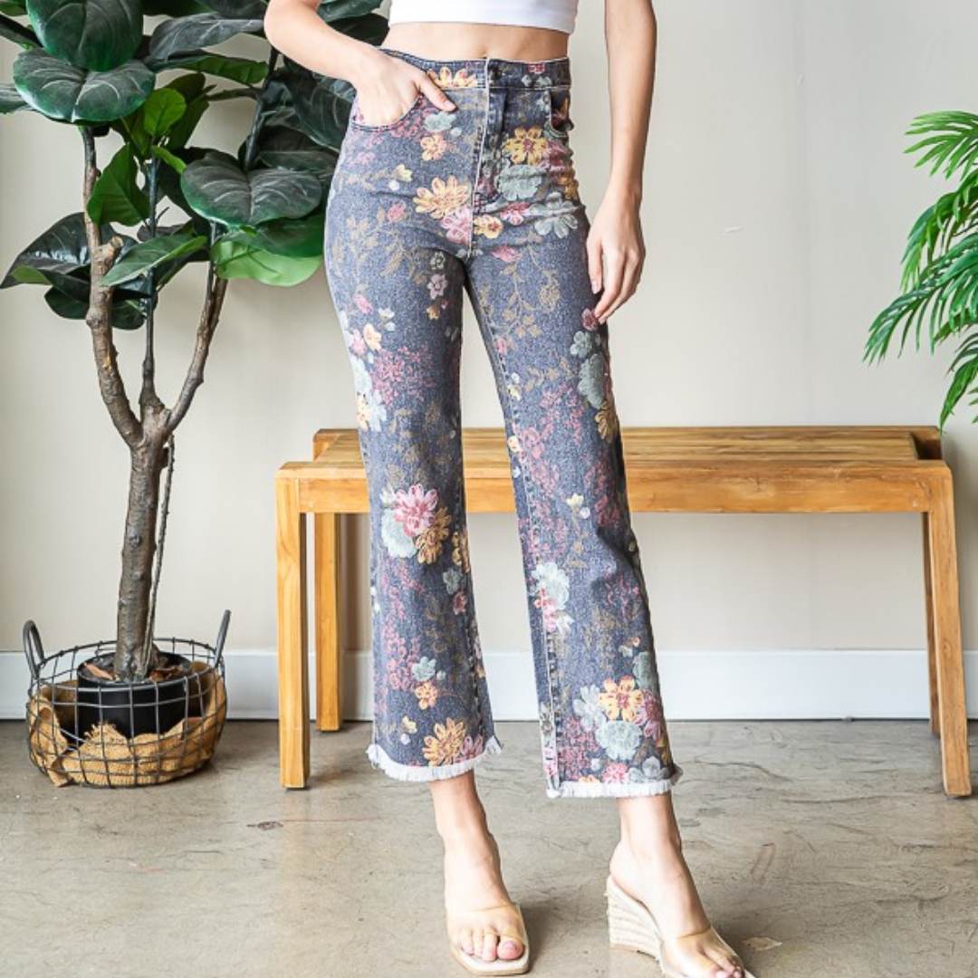 Black Floral Printed Cropped Flare Pants