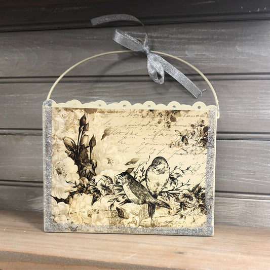 Decorative Postcard/Bird Tin Large