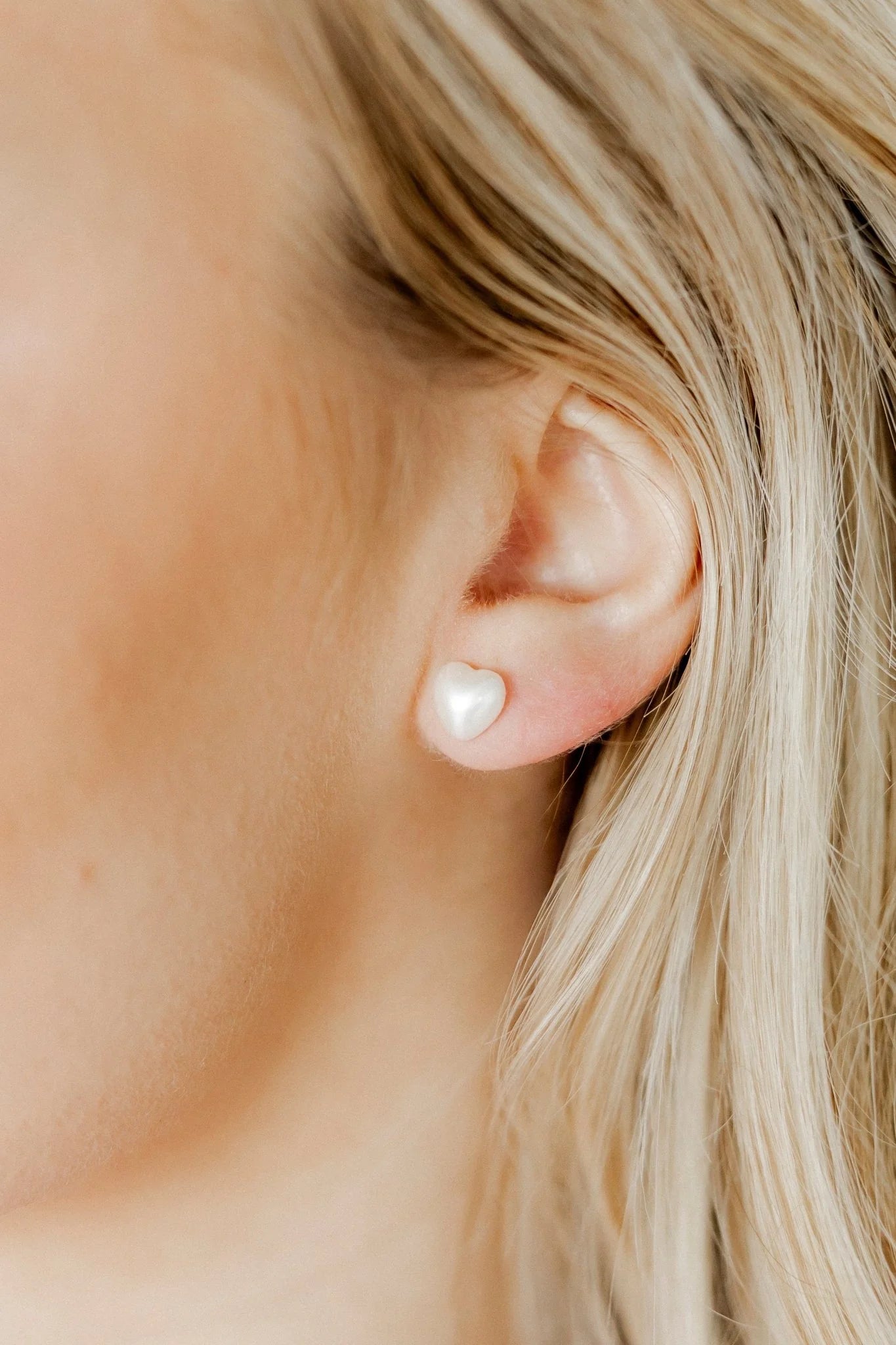 Linny Co Screwback Stud Earrings - Lucia Small