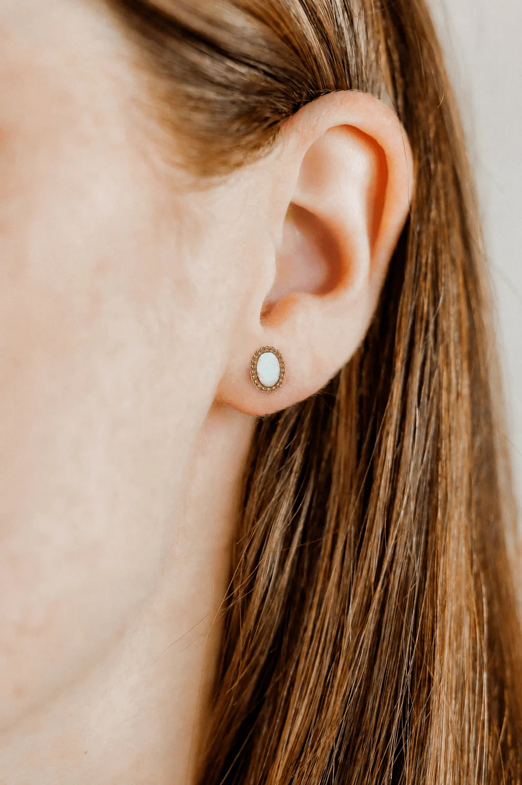 Screwback Stud Earrings - Luna Opal White