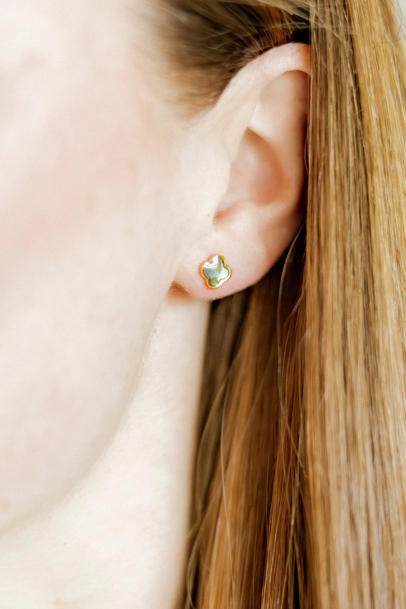 Linny Co Screwback Stud Earrings - Midnight Clover