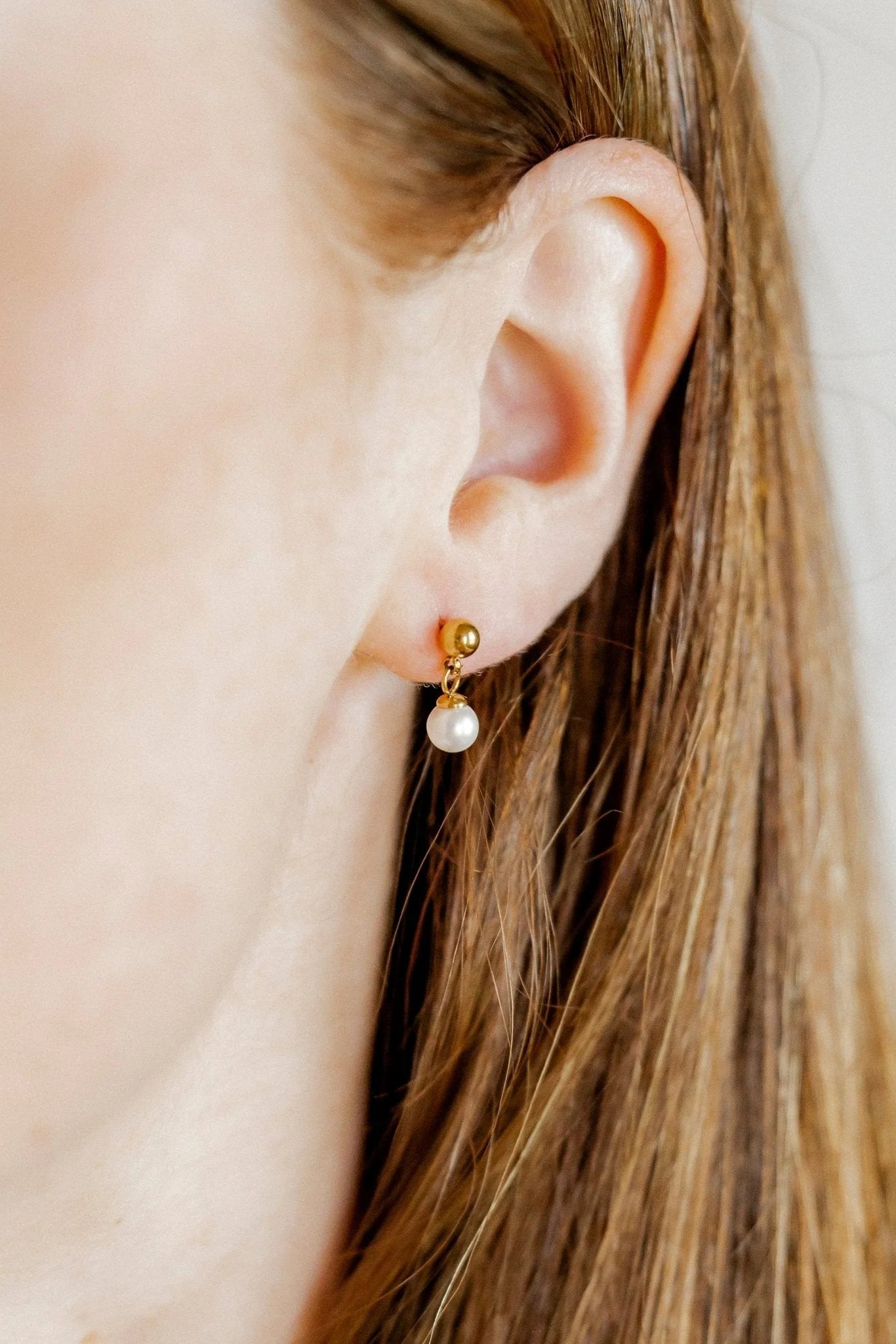 Screwback Stud Earrings - Millie Pearl Gold
