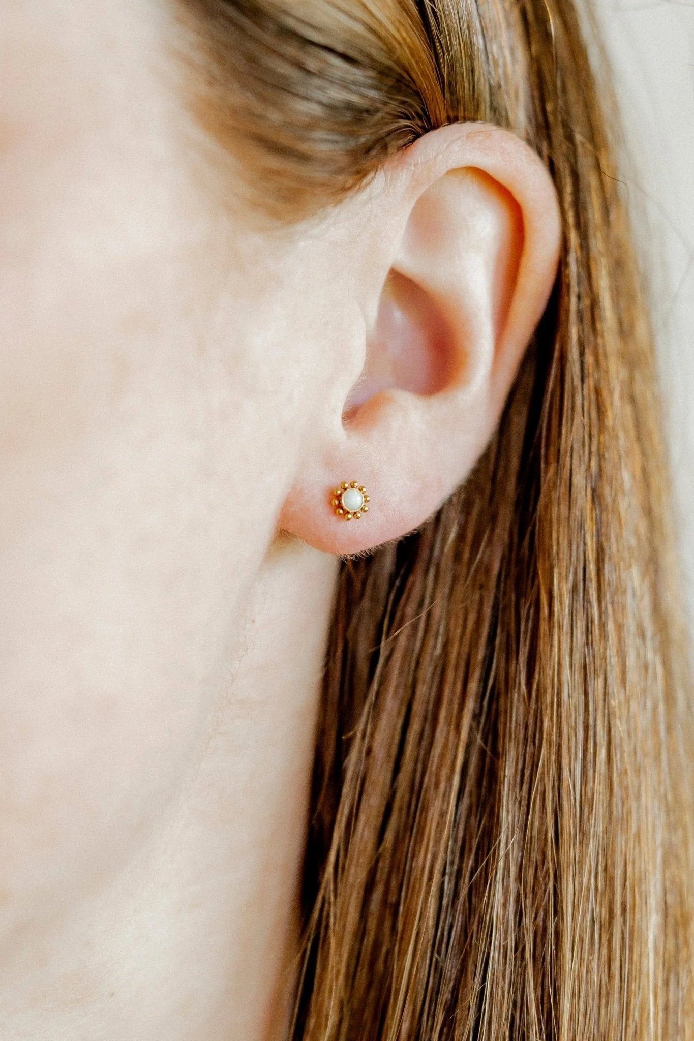 Screwback Stud Earrings - Serena Opal